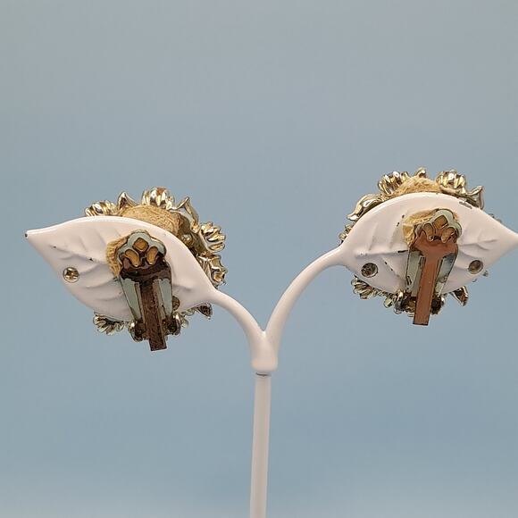 Vintage Arthur Pepper ART Pink Rhinestone Clip Earrings, Aurora Borealis, 1 1/8" - Picture 5 of 10